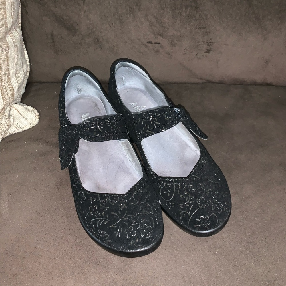 Black velvet with beautiful design